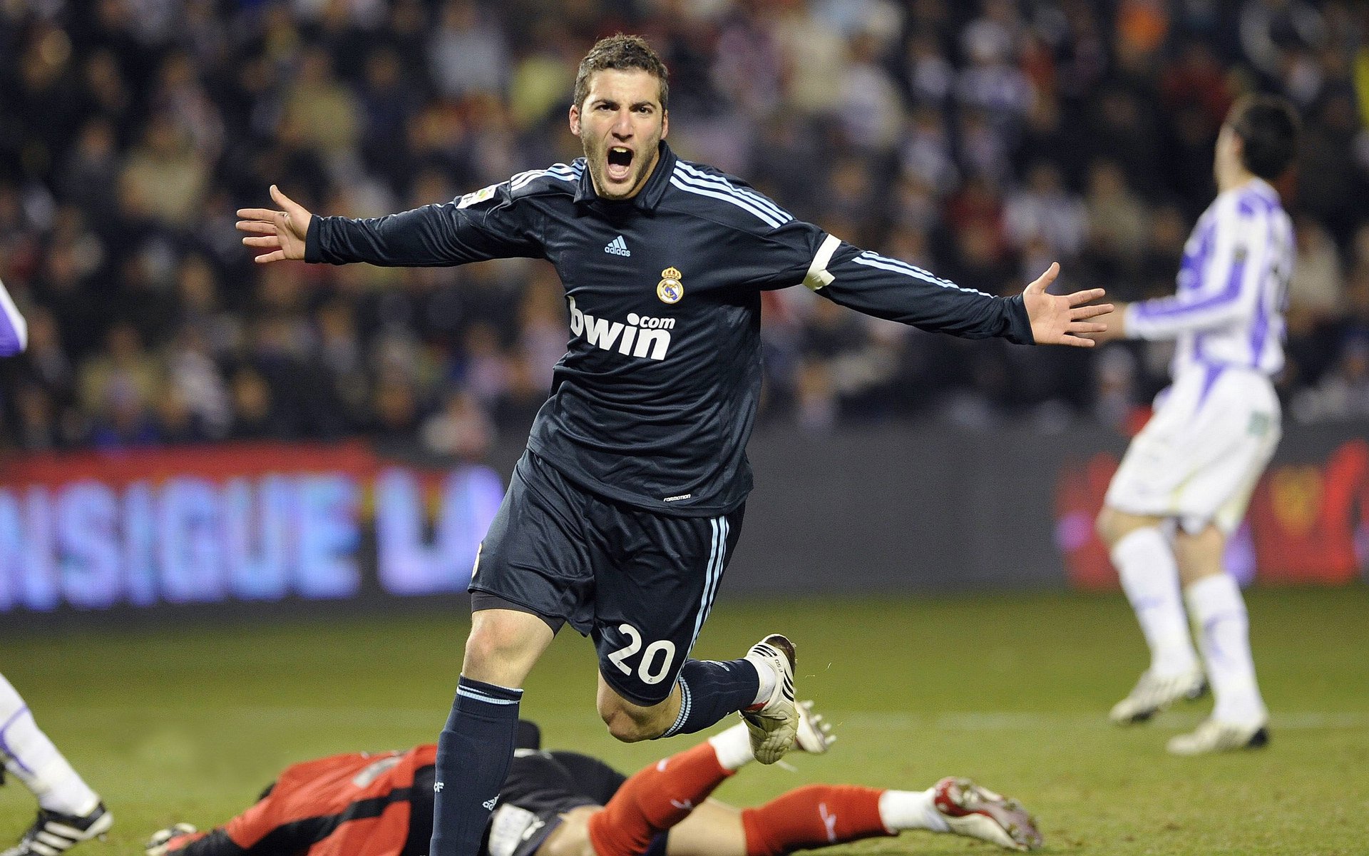 PSG未来防守战略需全面革新